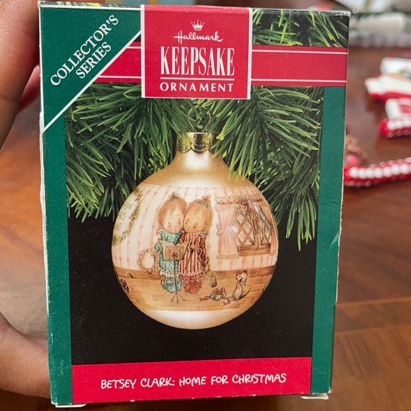 Betsy Clark Hallmark Collectors Series Xmas - Picture 1 of 3